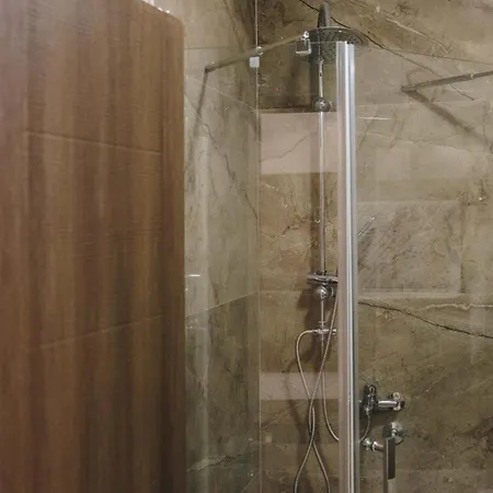 Apostolovic 4* Leskovac (Jablanica)