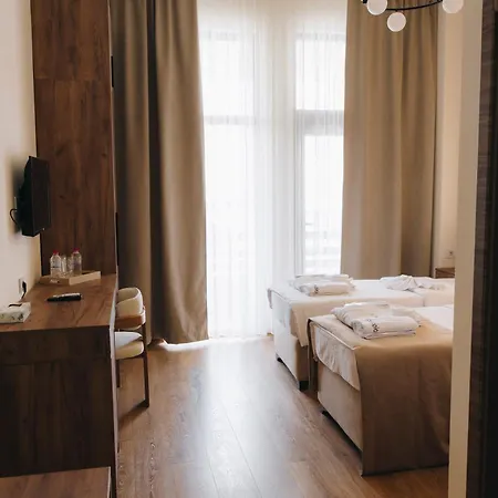 Apostolovic Bed & Breakfast 4*