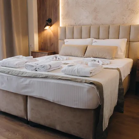 Bed & Breakfast Apostolovic 4*