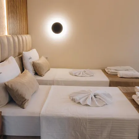 Bed & Breakfast Apostolovic 4*